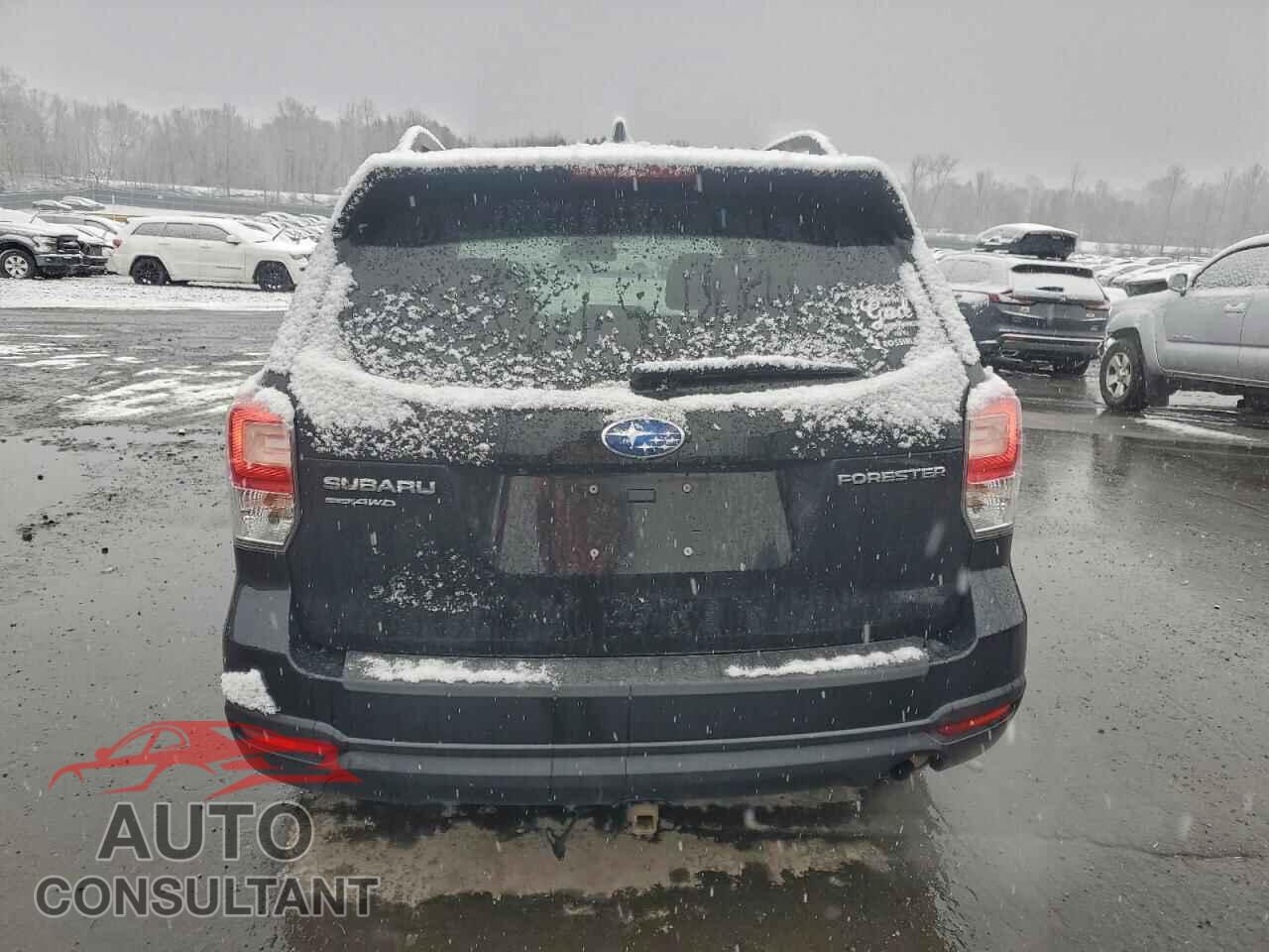 SUBARU FORESTER 2018 - JF2SJAEC0JH450220