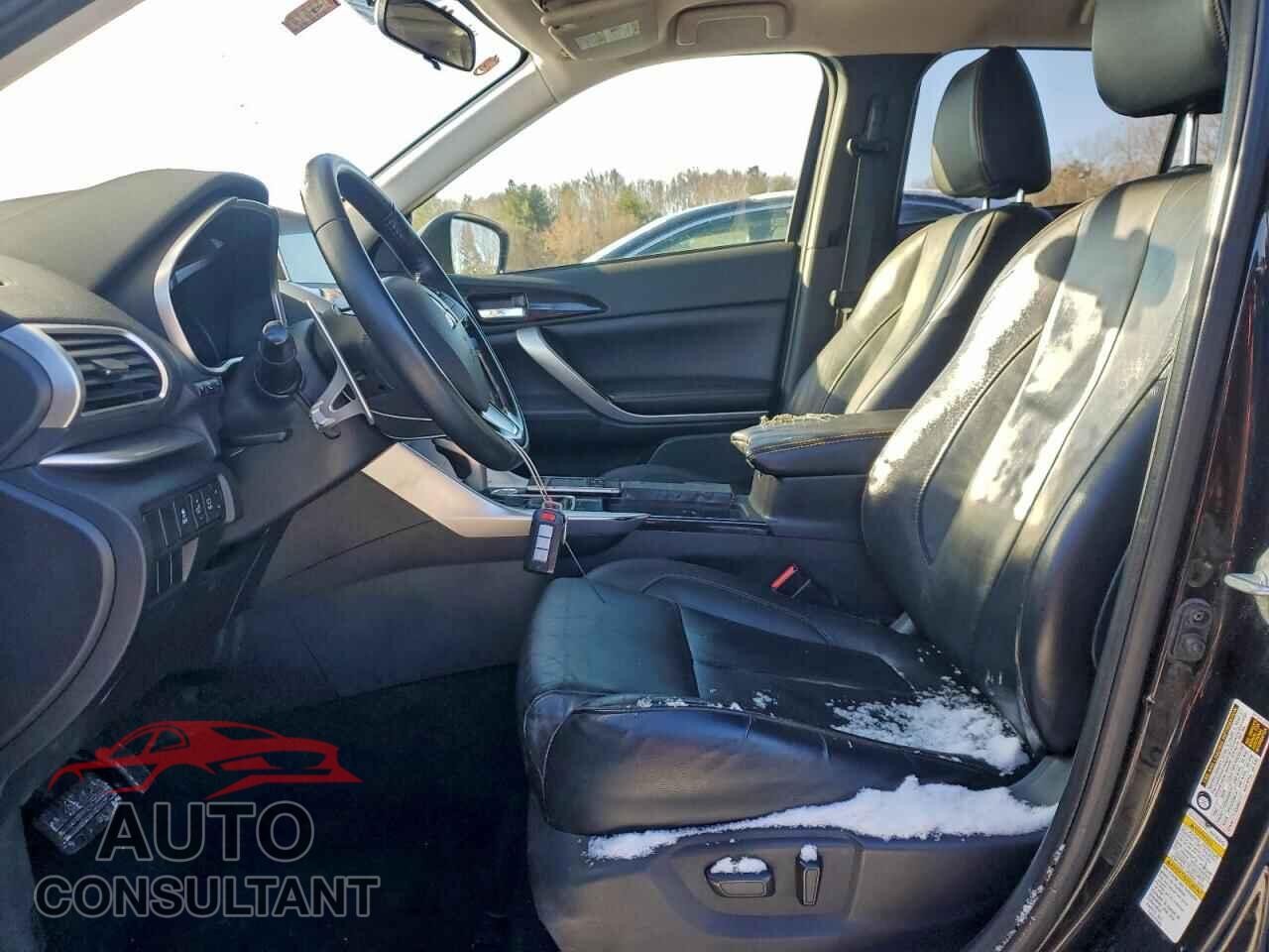 MITSUBISHI ECLIPSE 2018 - JA4AT5AA8JZ041984
