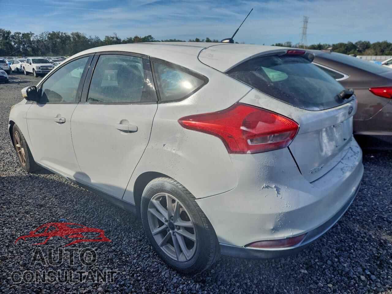 FORD FOCUS 2017 - 1FADP3K28HL228096