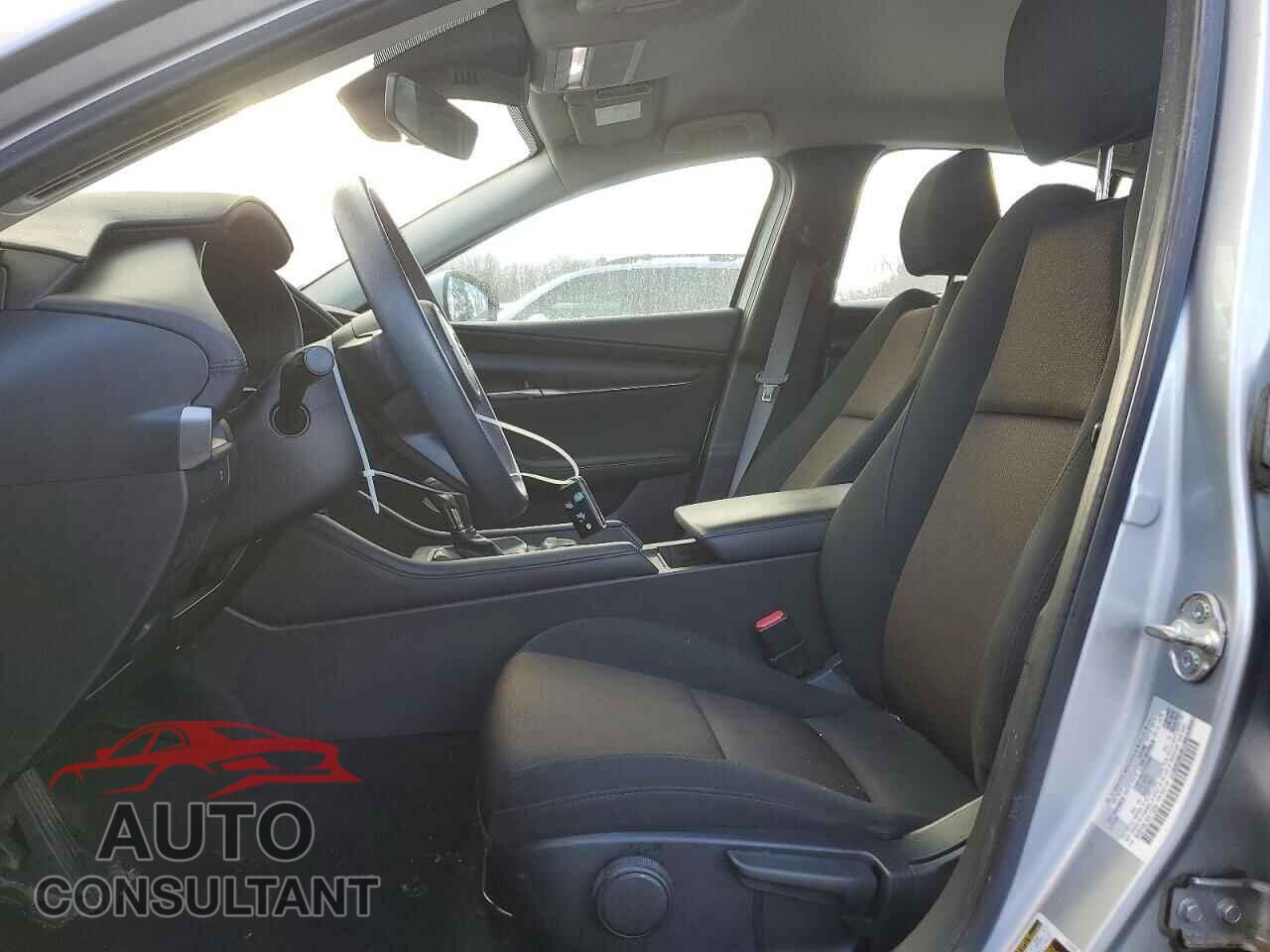 MAZDA 3 2019 - 3MZBPABL1KM113258