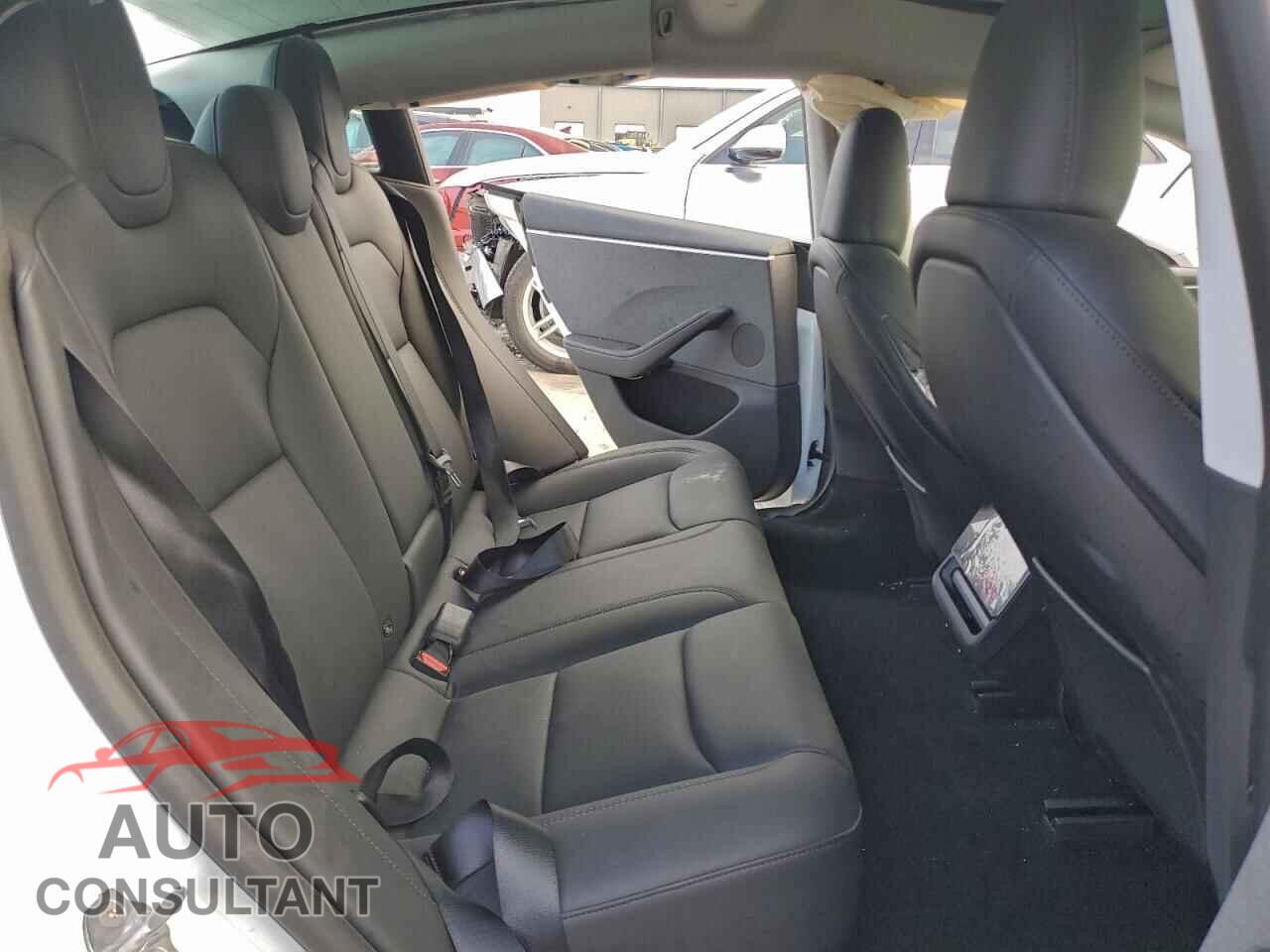 TESLA MODEL 3 2024 - 5YJ3E1EA9RF869877