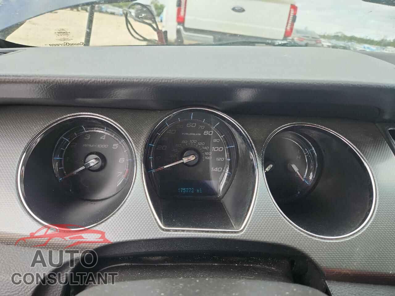 FORD TAURUS 2011 - 1FAHP2EW8BG157573