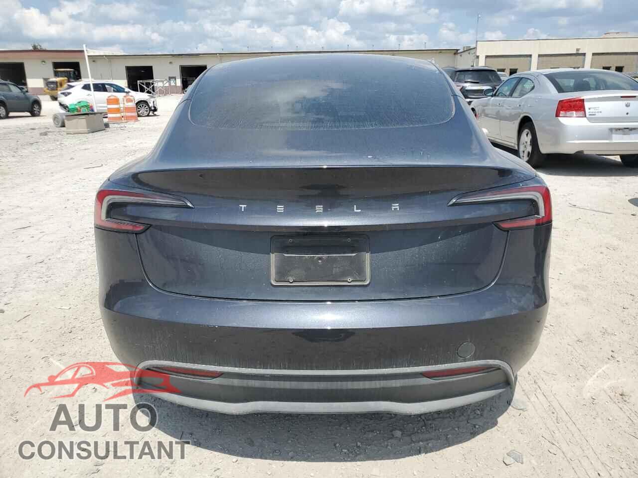 TESLA MODEL 3 2024 - 5YJ3E1EA9RF841612