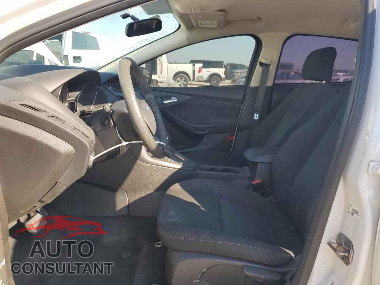 FORD FOCUS 2016 - 1FADP3F26GL303113