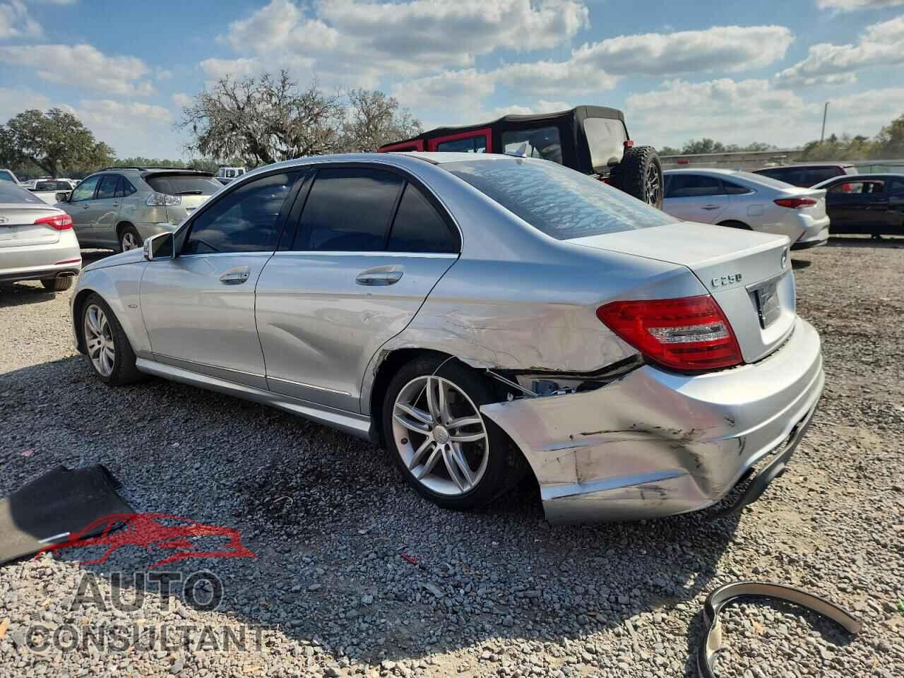 MERCEDES-BENZ C-CLASS 2012 - WDDGF4HB3CR207126
