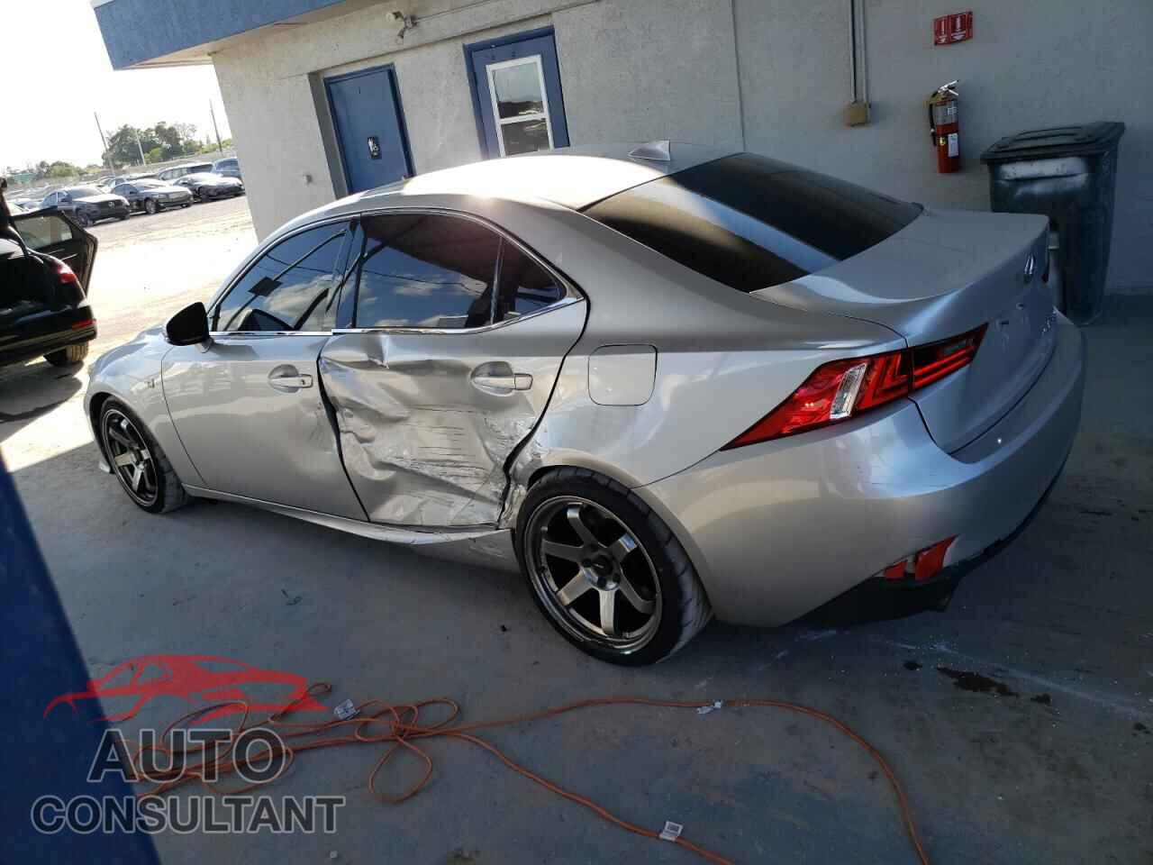 LEXUS IS 2014 - JTHCE1D27E5002028