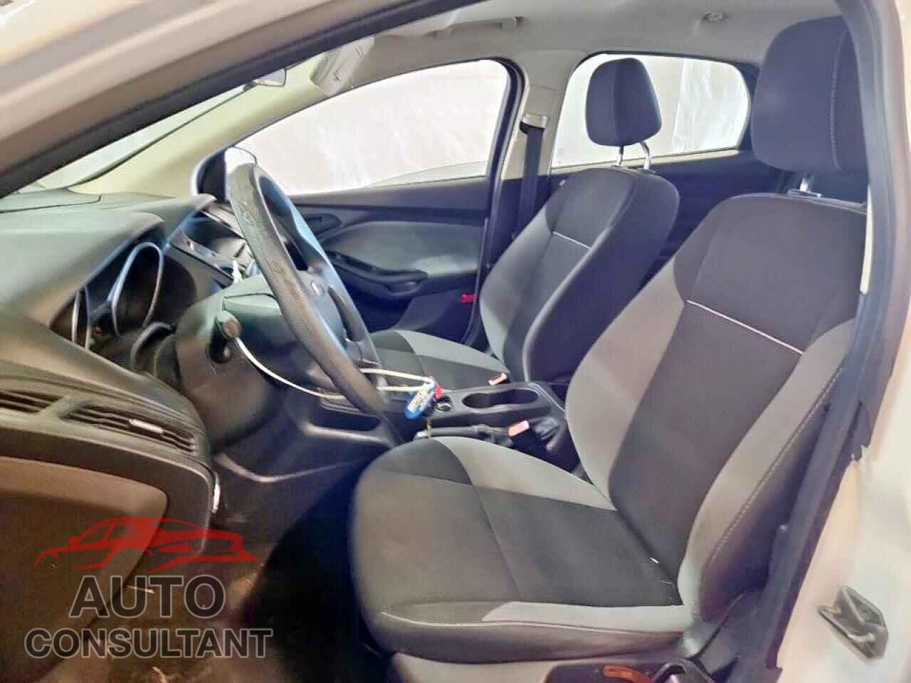 FORD FOCUS 2013 - 1FADP3E24DL276586