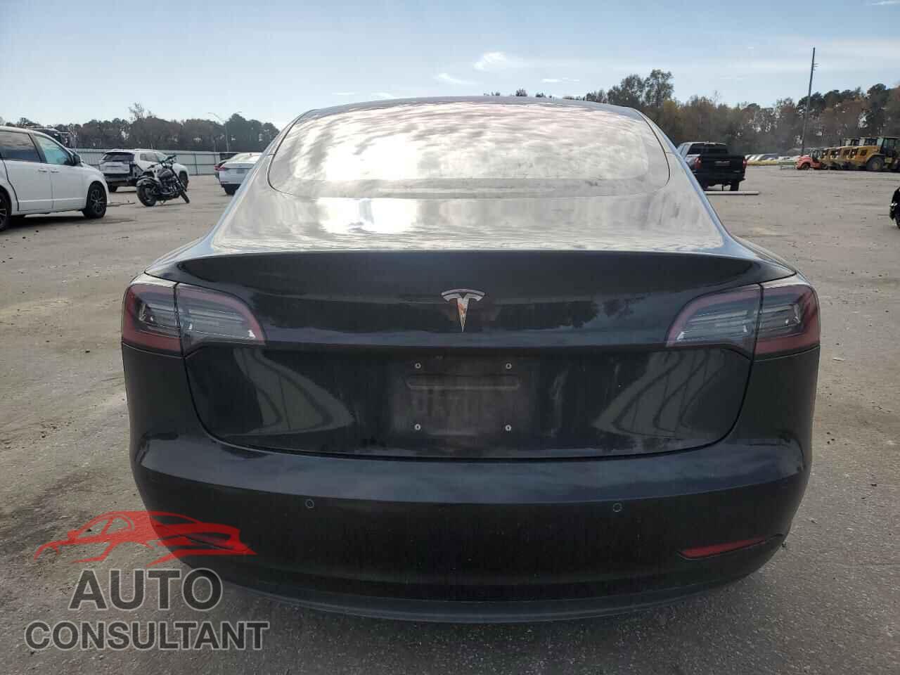 TESLA MODEL 3 2018 - 5YJ3E1EA5JF045878