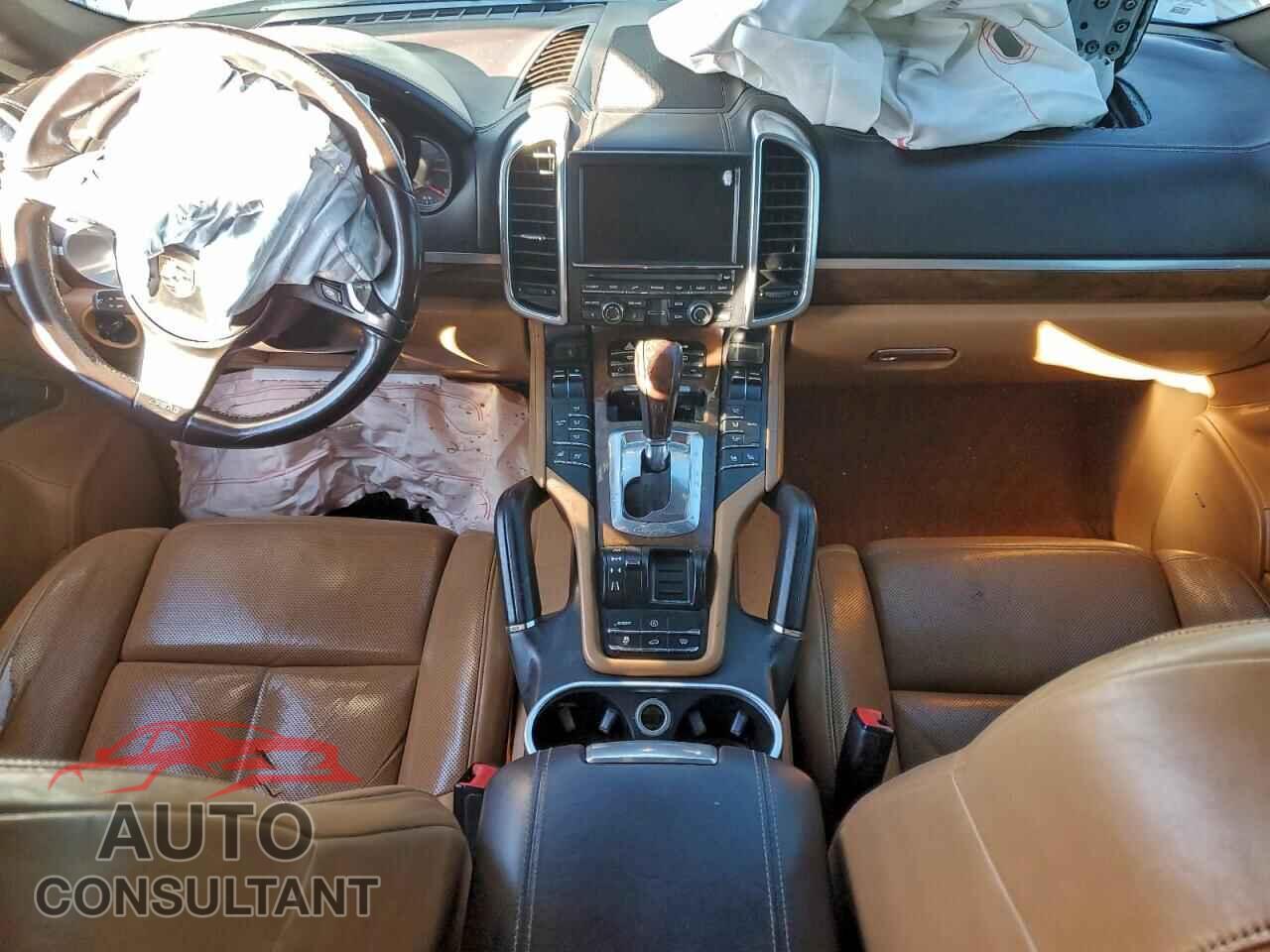 PORSCHE CAYENNE 2011 - WP1AB2A2XBLA55615