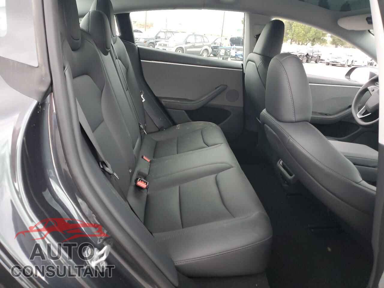 TESLA MODEL 3 2025 - 5YJ3E1EA7SF043230