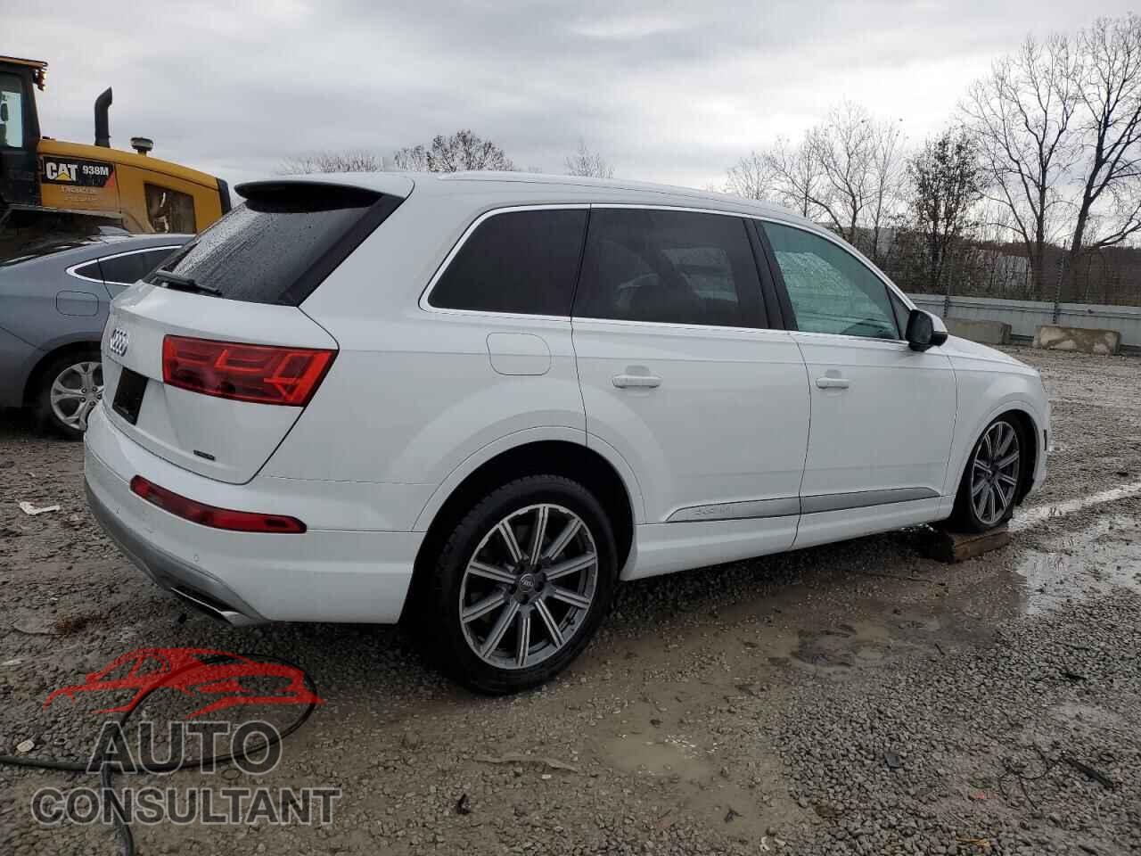 AUDI Q7 2017 - WA1LHAF70HD044109