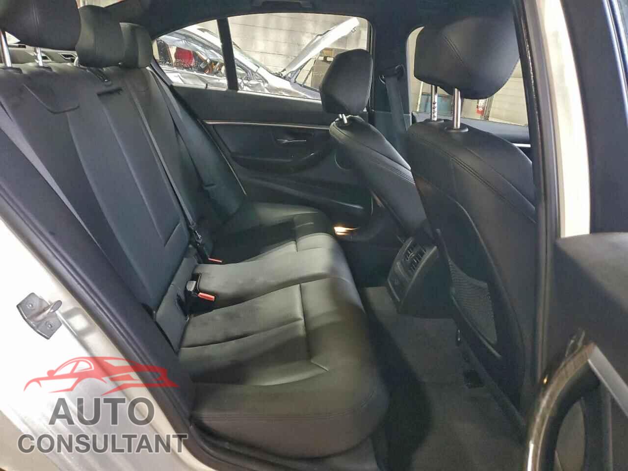 BMW 3 SERIES 2016 - WBA8E3G59GNU05940
