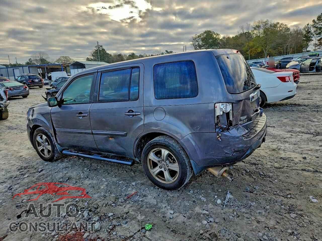 HONDA PILOT 2015 - 5FNYF3H45FB009135