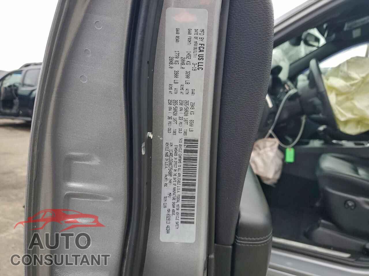 DODGE DURANGO 2019 - 1C4RDJDGXKC754808