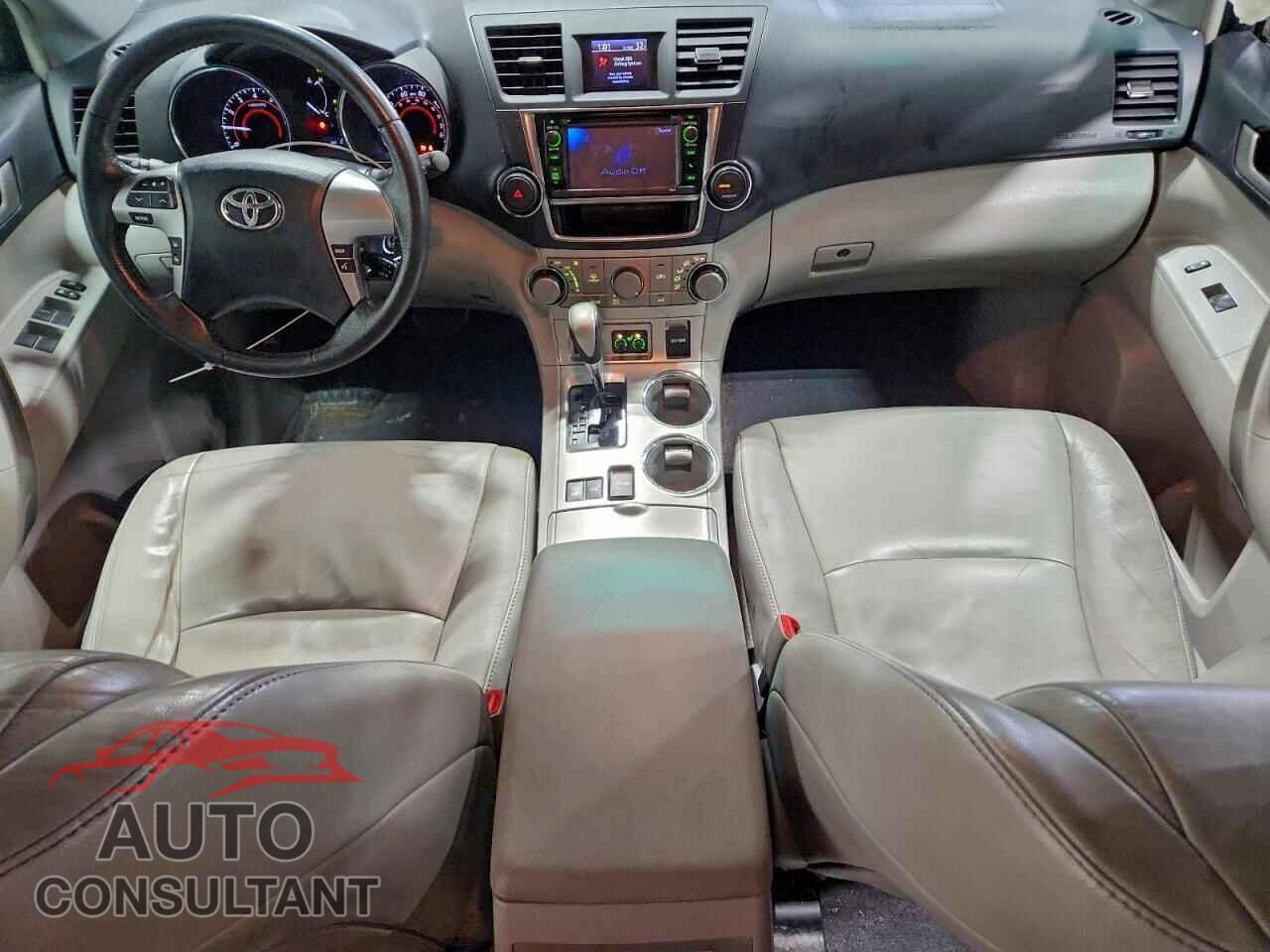 TOYOTA HIGHLANDER 2013 - 5TDBK3EH2DS239197