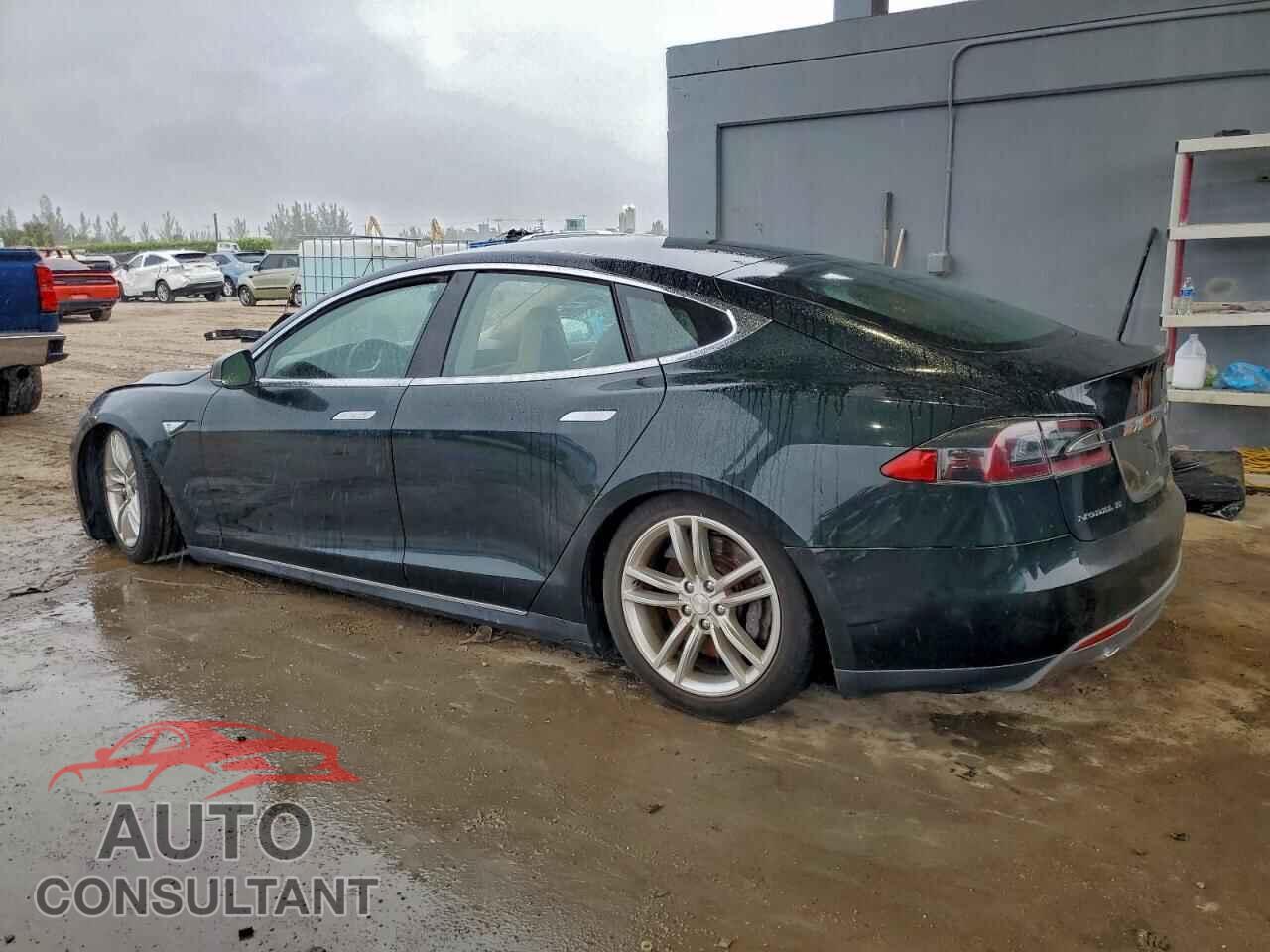 TESLA MODEL S 2013 - 5YJSA1DG2DFP03528