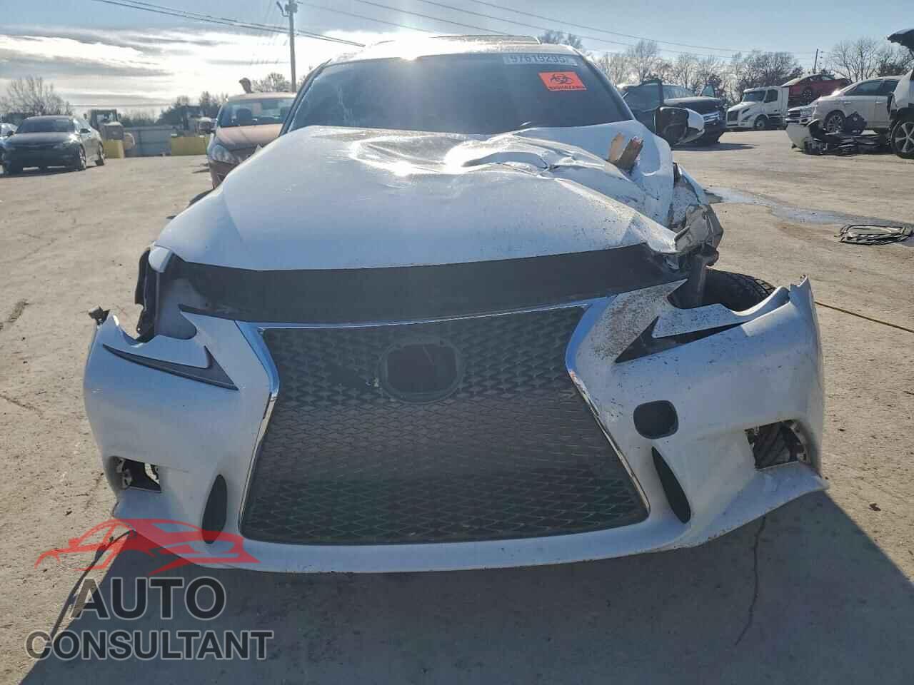 LEXUS IS 2014 - JTHCE1D20E5005322