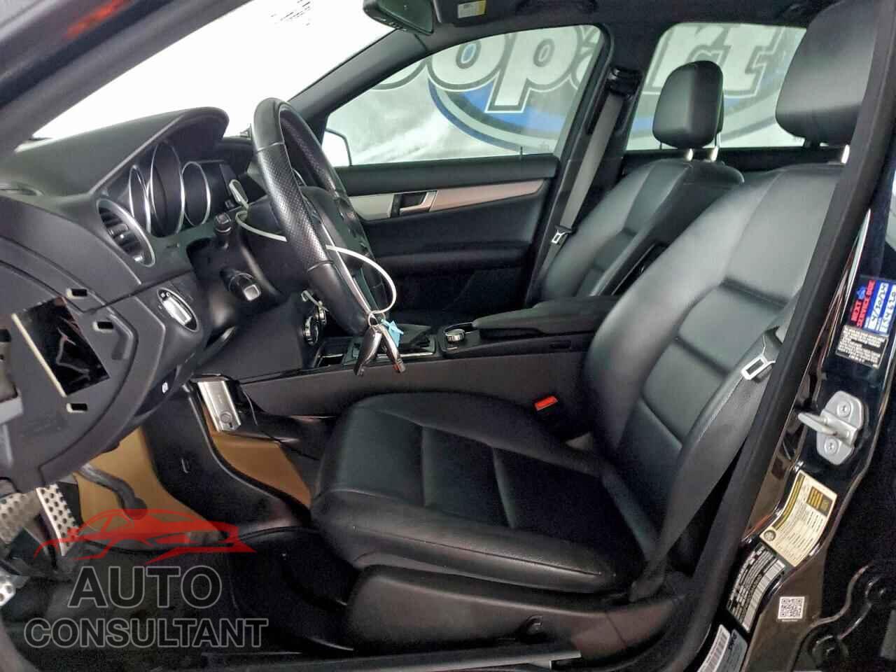 MERCEDES-BENZ C-CLASS 2012 - WDDGF4HB2CA643660