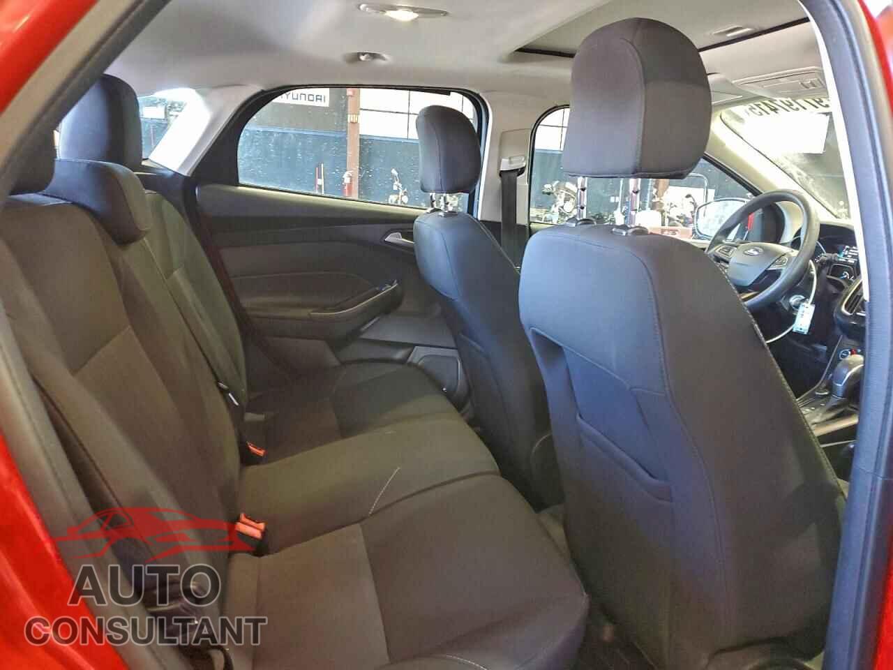 FORD FOCUS 2017 - 1FADP3M26HL248120