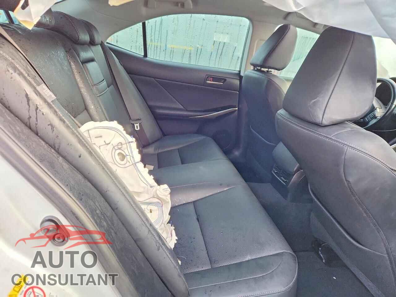LEXUS IS 2017 - JTHBA1D25H5041390