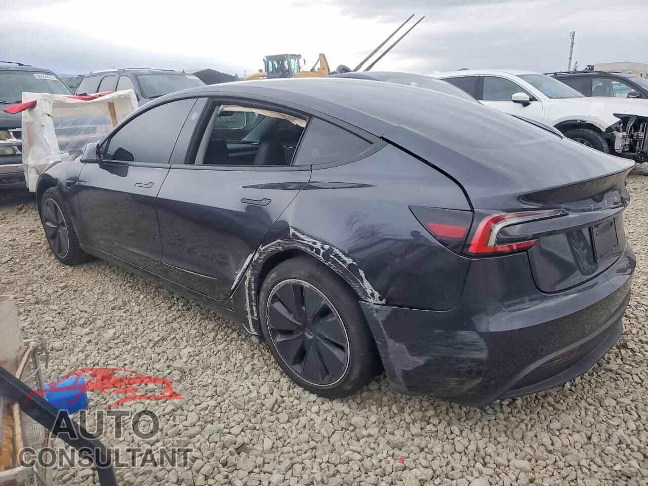 TESLA MODEL 3 2025 - 5YJ3E1EA0SF028505
