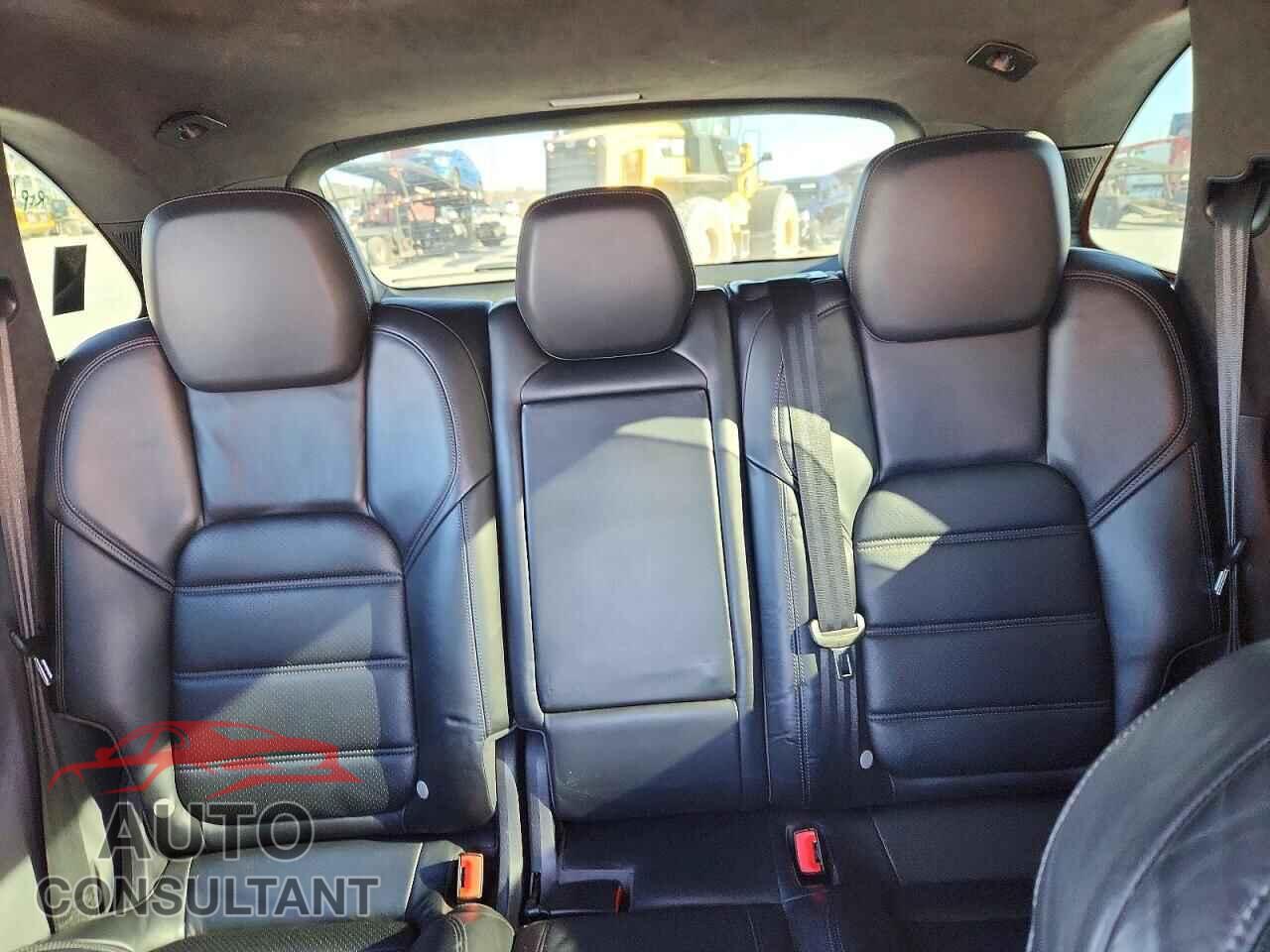 PORSCHE CAYENNE 2012 - WP1AC2A20CLA80179