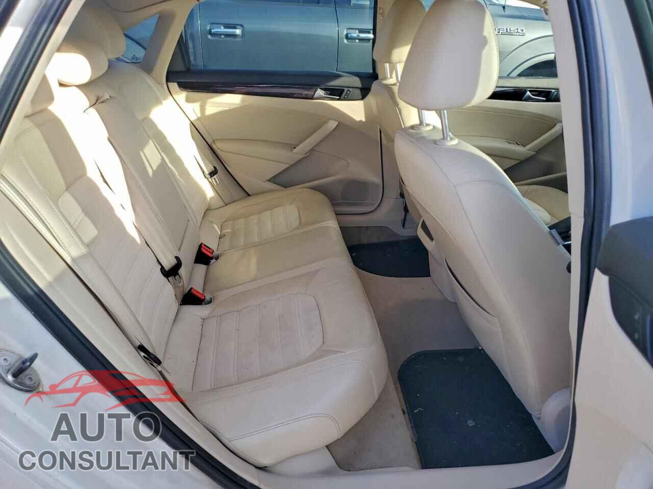 VOLKSWAGEN PASSAT 2014 - 1VWCN7A3XEC095900