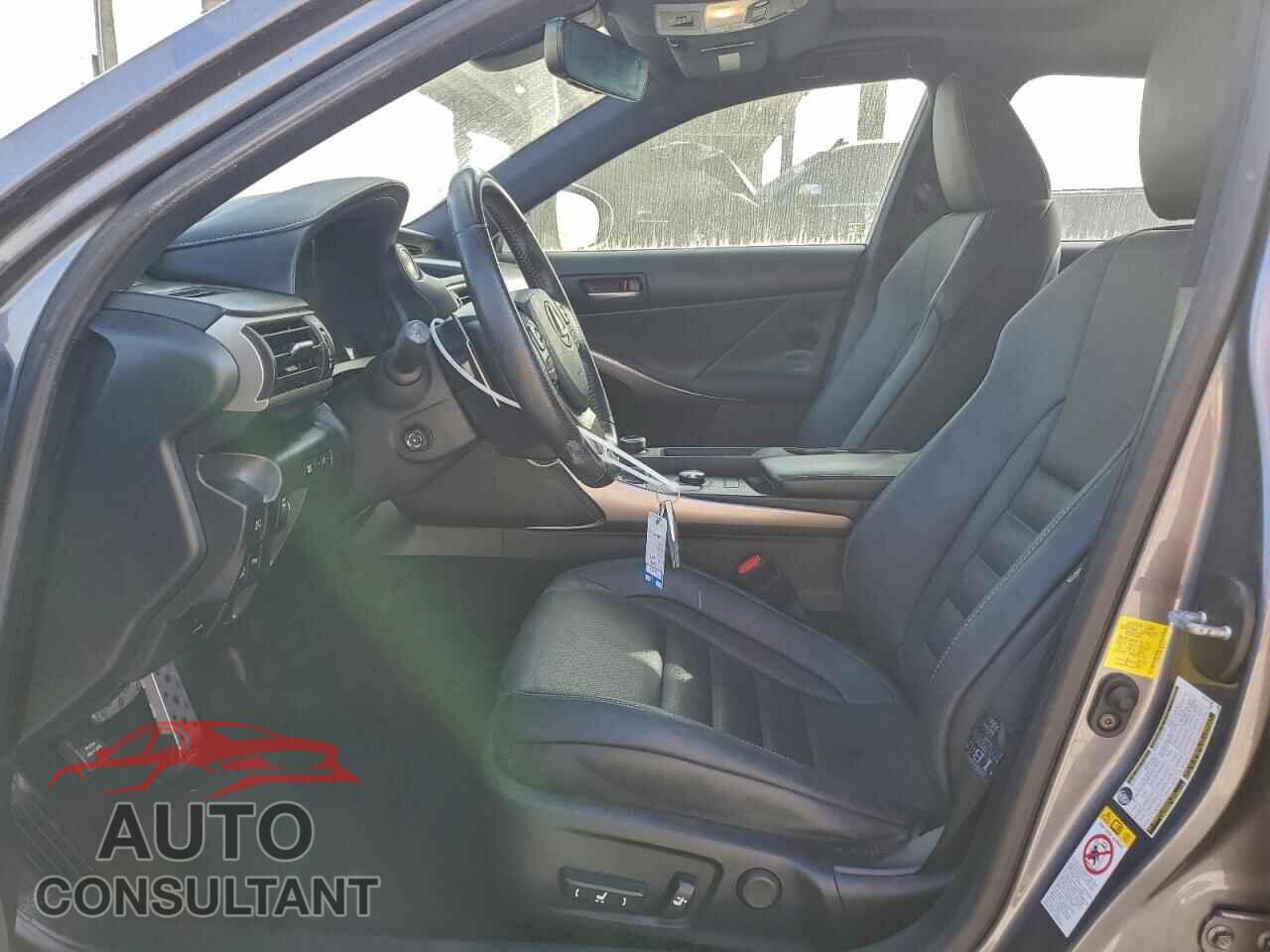 LEXUS IS 2018 - JTHBA1D20J5066431