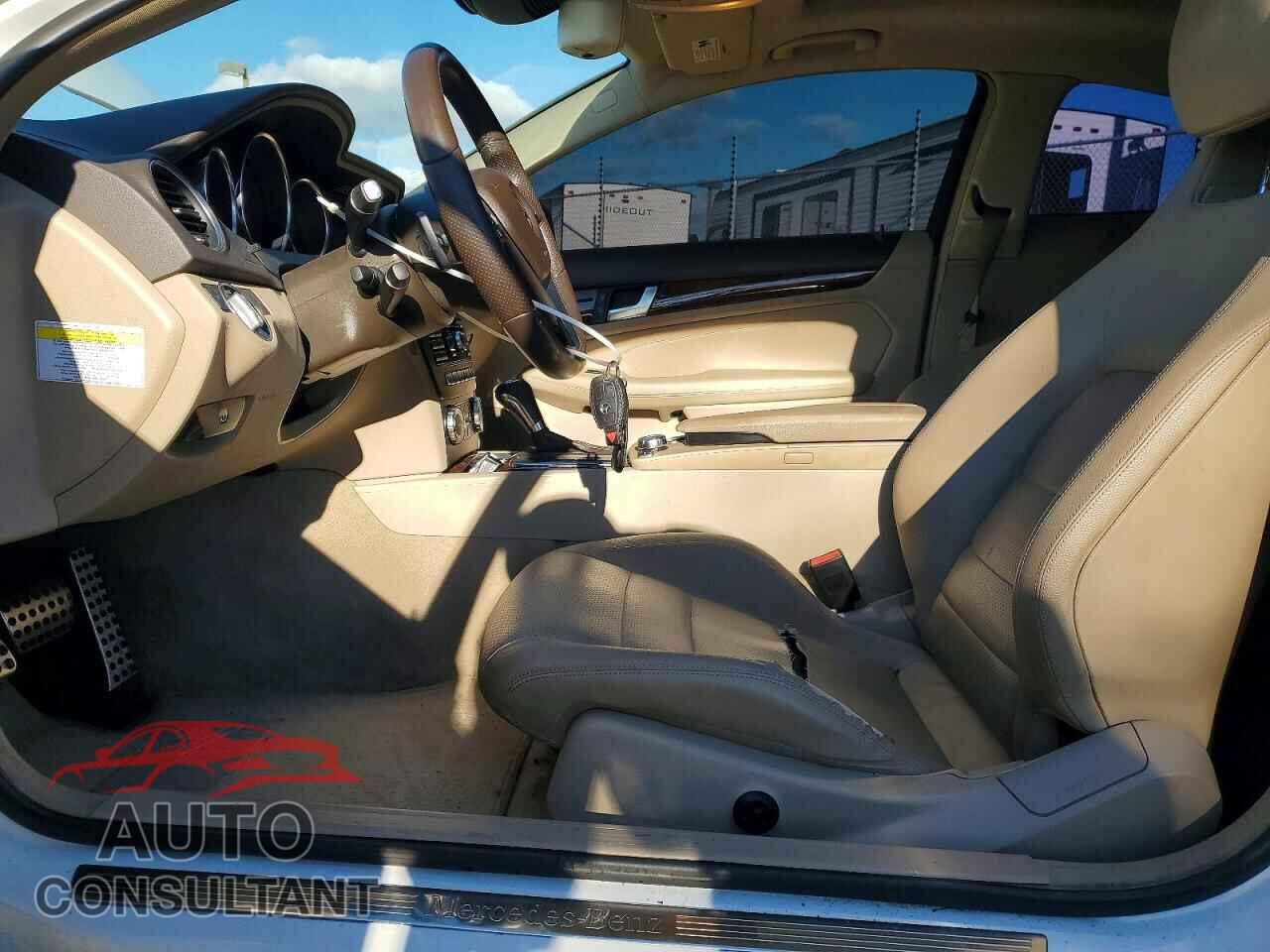 MERCEDES-BENZ C-CLASS 2013 - WDDGJ5HB9DF953166
