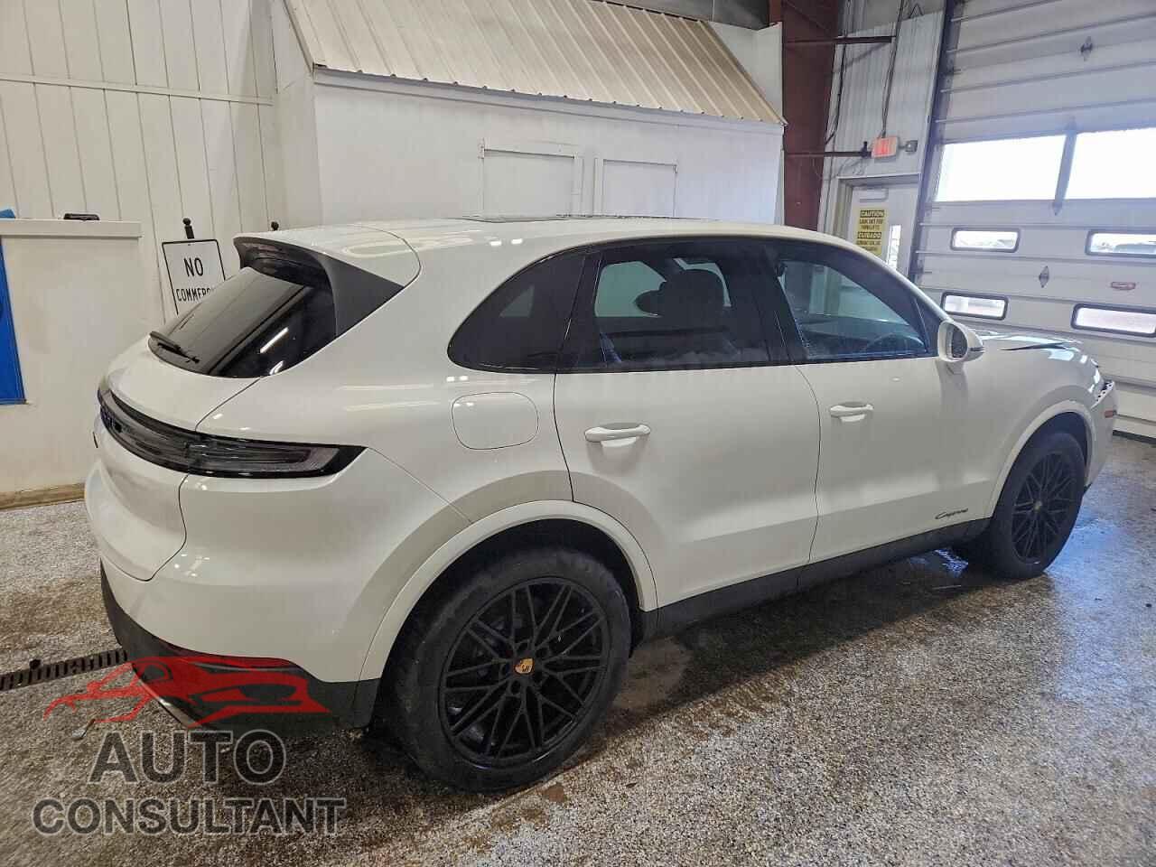 PORSCHE CAYENNE 2024 - WP1AA2AY7RDA04505