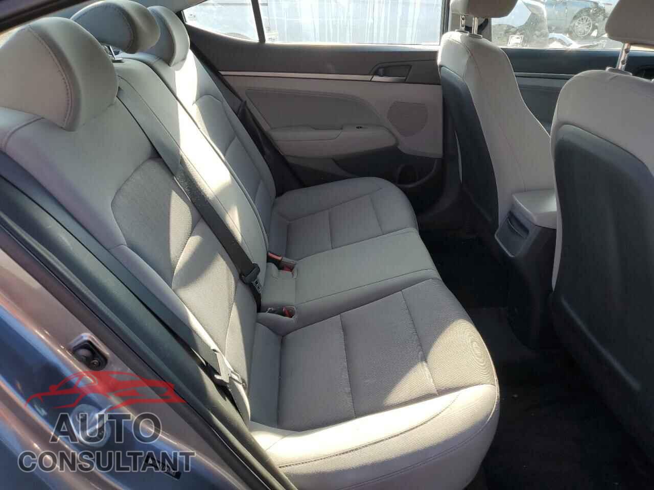 HYUNDAI ELANTRA 2018 - 5NPD84LF7JH257663