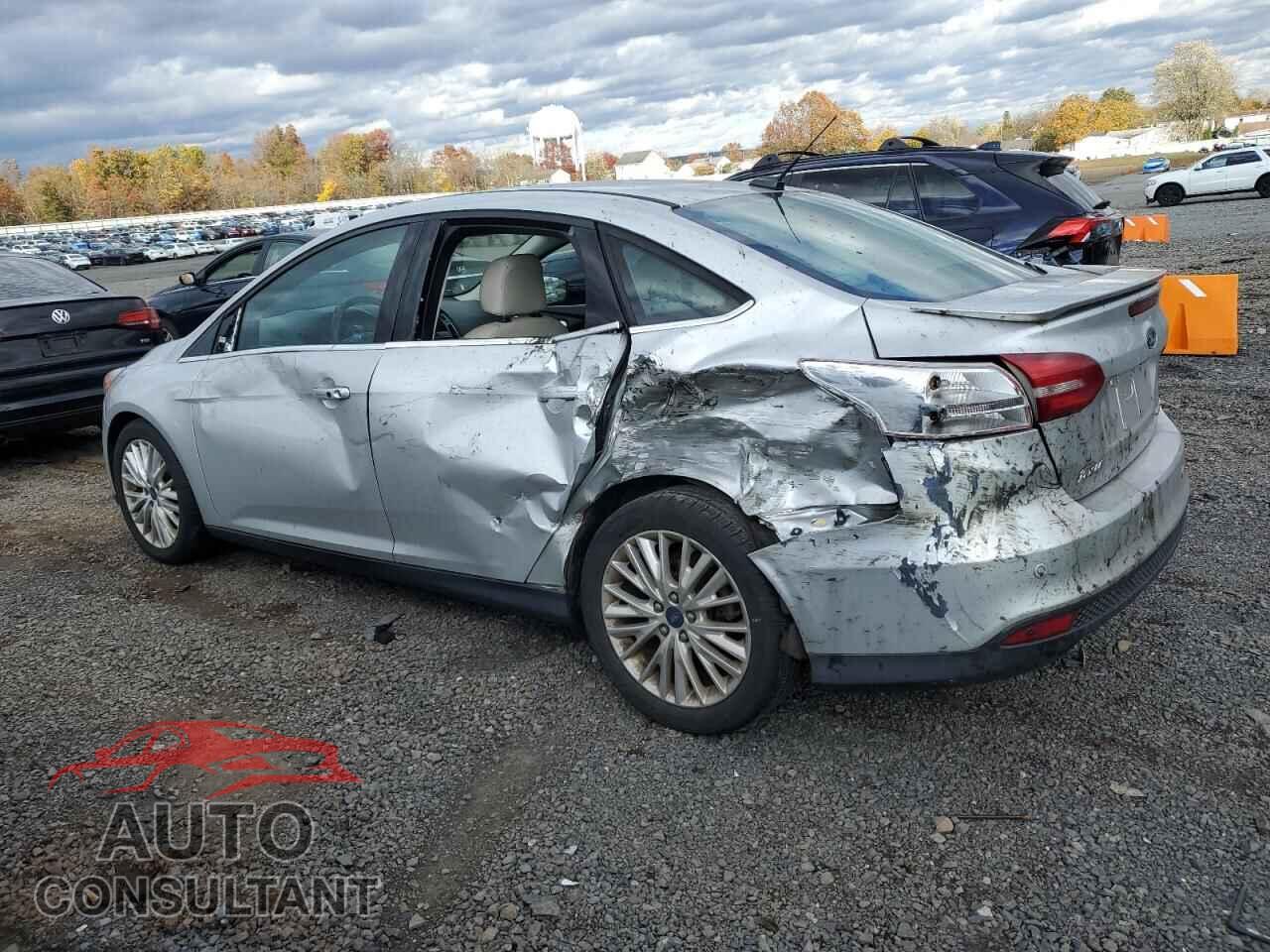 FORD FOCUS 2015 - 1FADP3J20FL304117