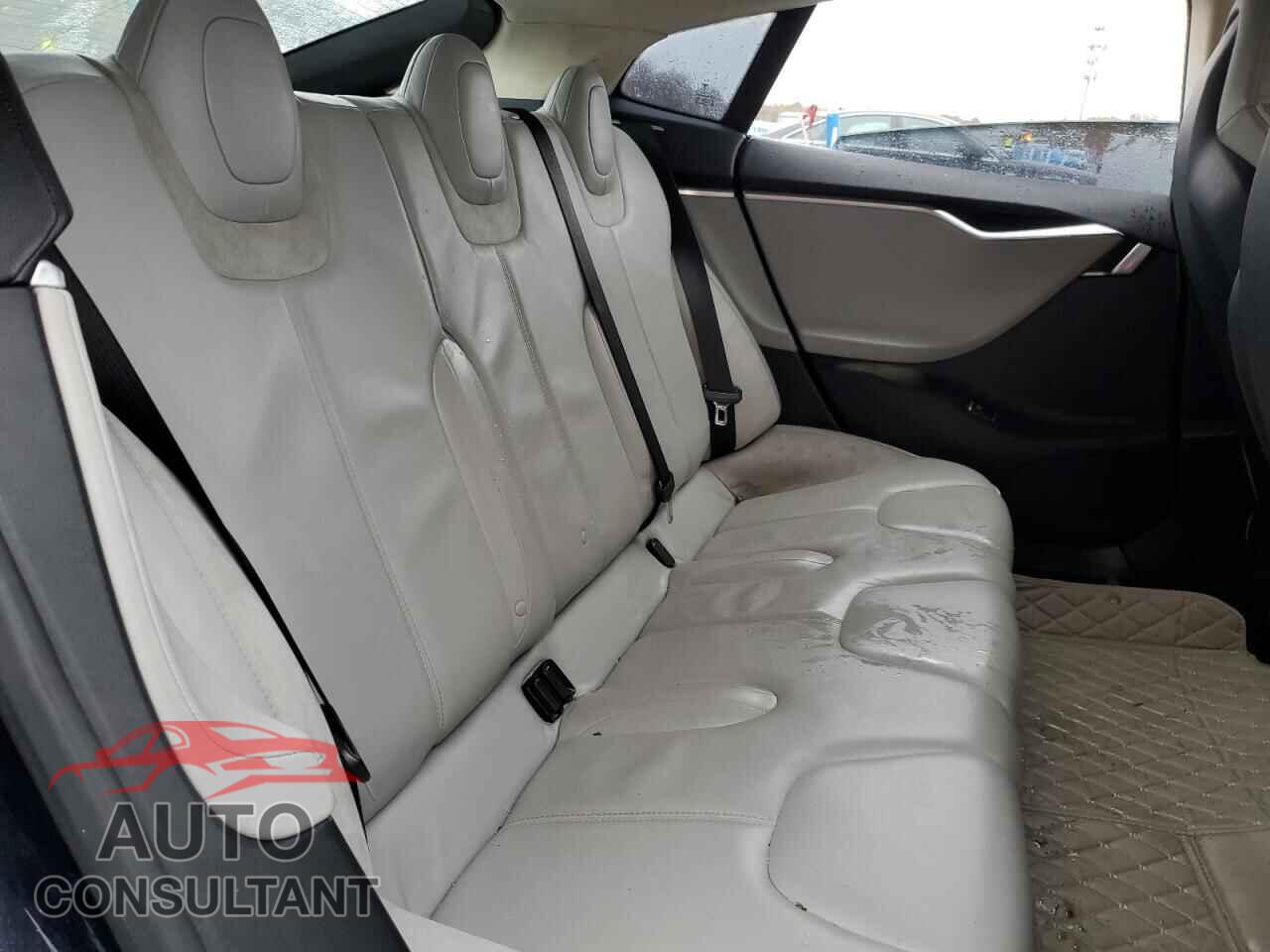 TESLA MODEL S 2013 - 5YJSA1DP7DFP07140
