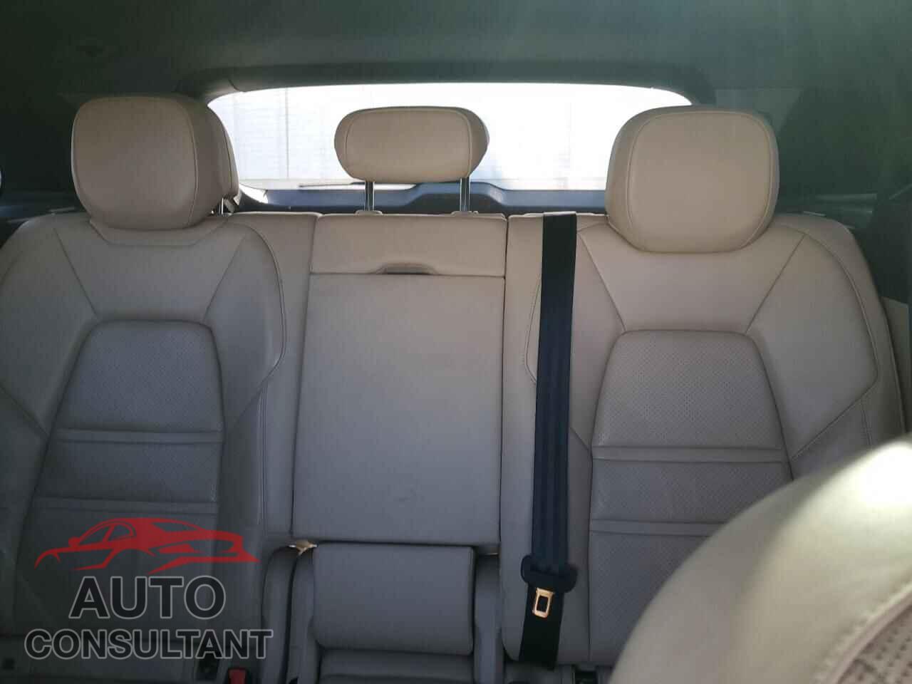 PORSCHE CAYENNE 2021 - WP1AA2AY2MDA08048