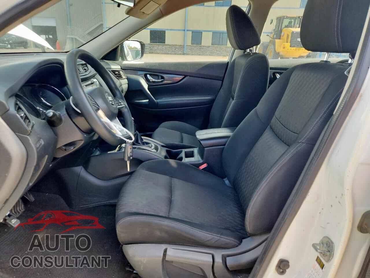 NISSAN ROGUE 2017 - KNMAT2MT6HP521481