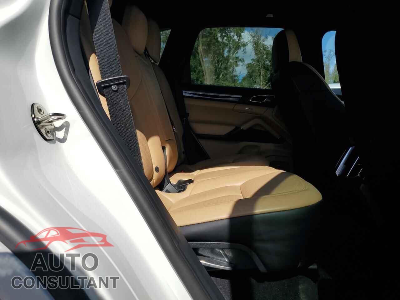 PORSCHE CAYENNE 2018 - WP1AA2A28JKA05660