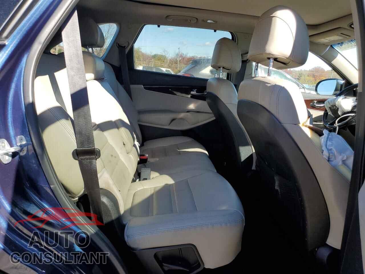 KIA SORENTO 2017 - 5XYPH4A12HG266292