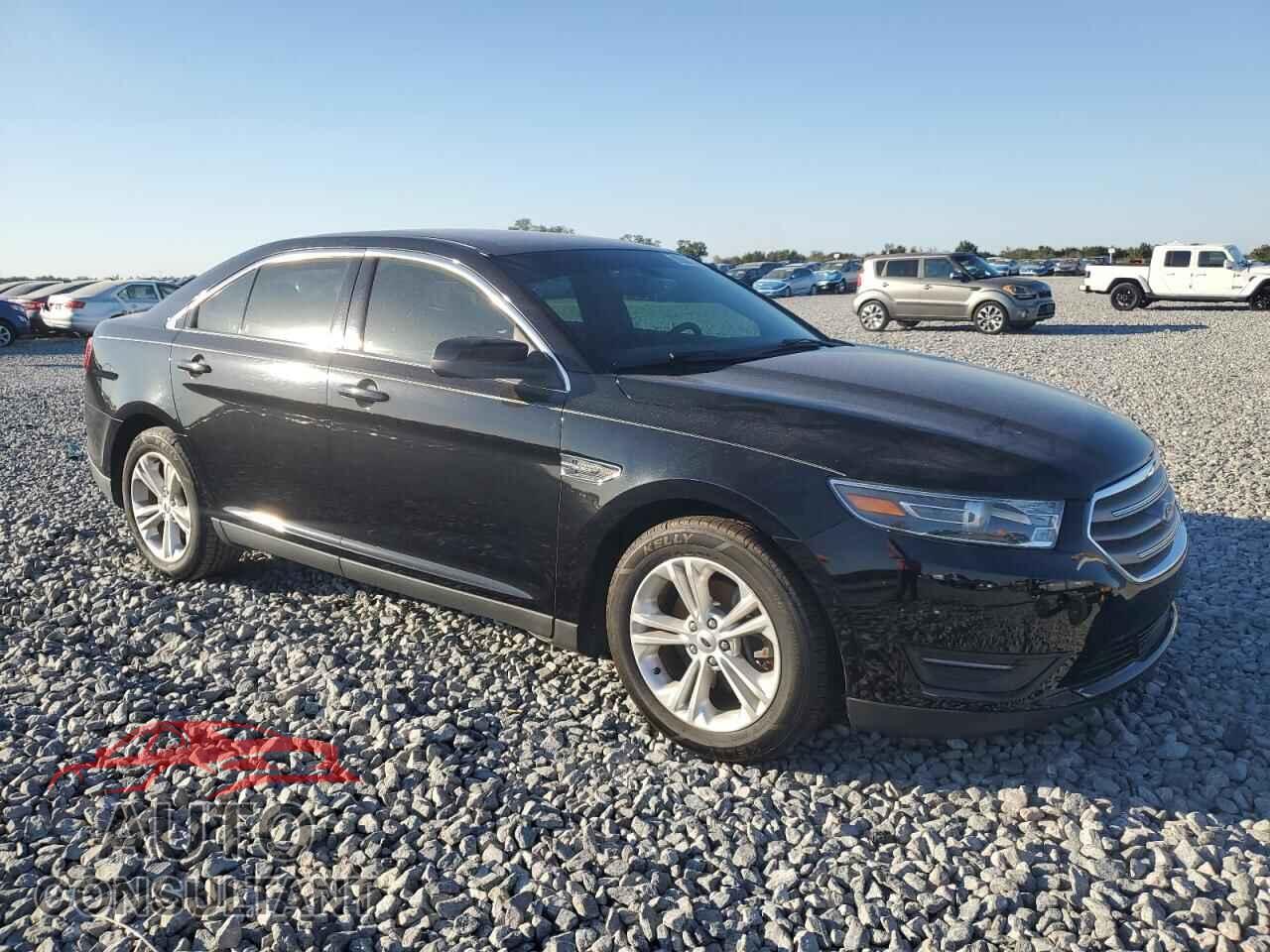 FORD TAURUS 2017 - 1FAHP2E84HG103407