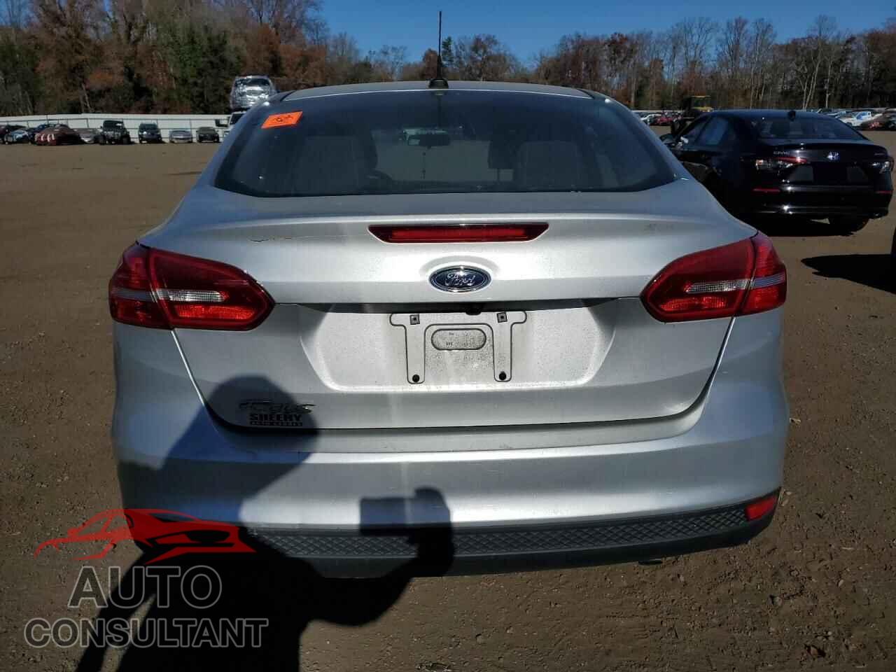 FORD FOCUS 2016 - 1FADP3E24GL201472