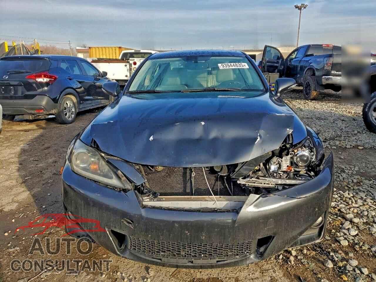 LEXUS IS 2011 - JTHCF5C2XB5048406