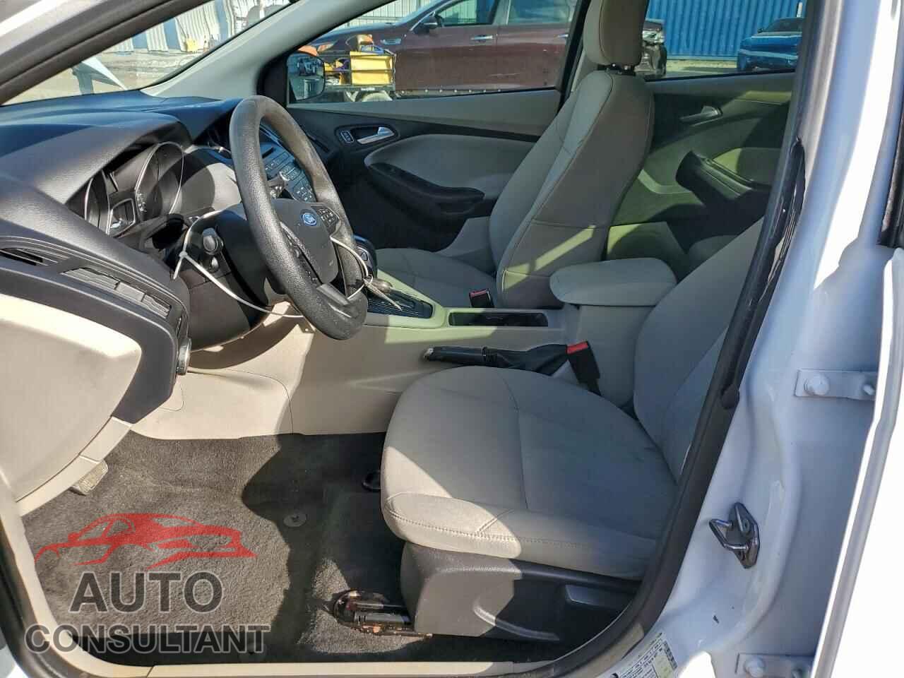 FORD FOCUS 2015 - 1FADP3F28FL344020