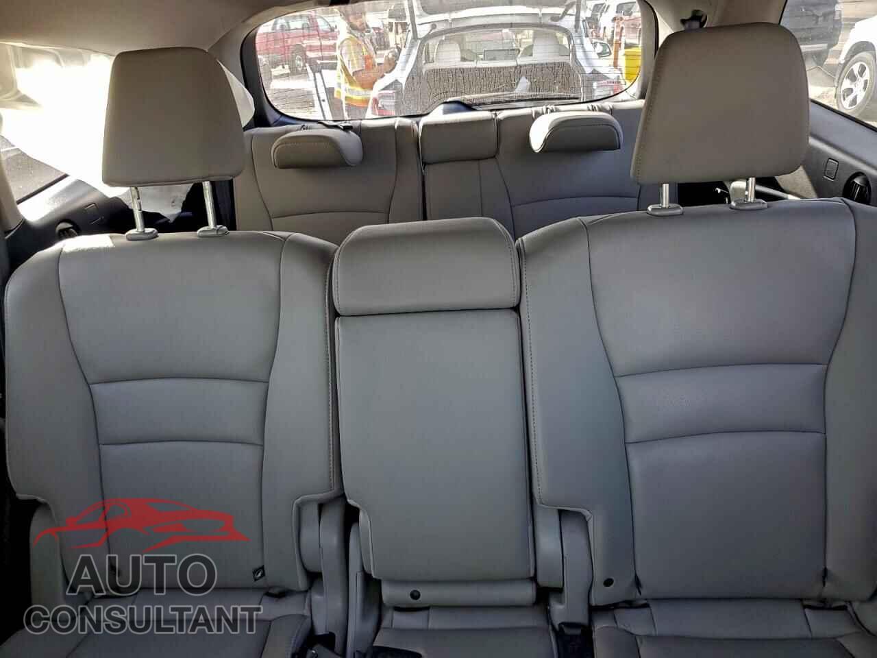 HONDA PILOT 2019 - 5FNYF6H41KB052964