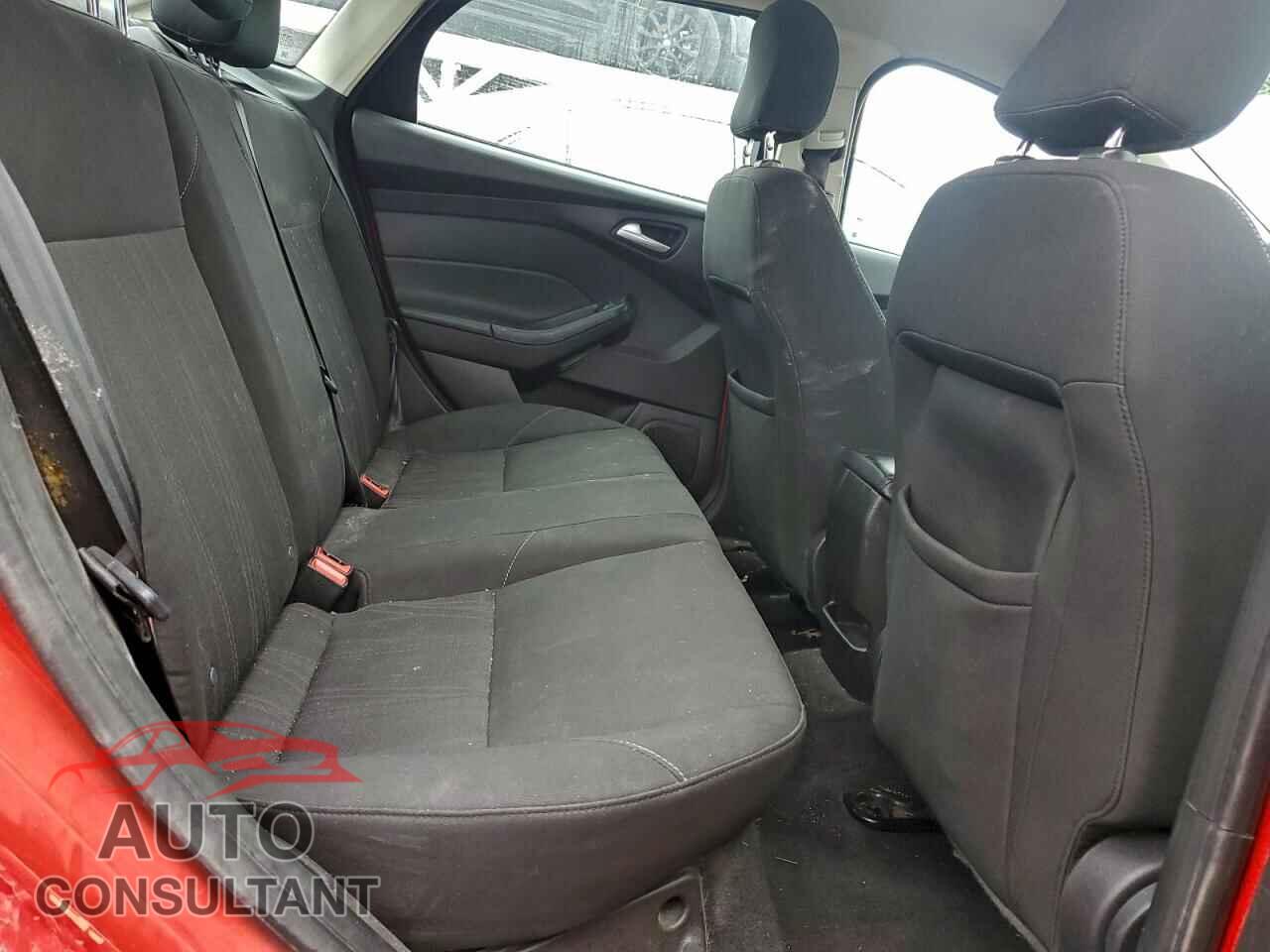FORD FOCUS 2016 - 1FADP3F24GL392406