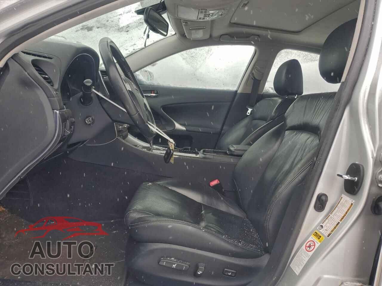 LEXUS IS 2011 - JTHBF5C23B2100391