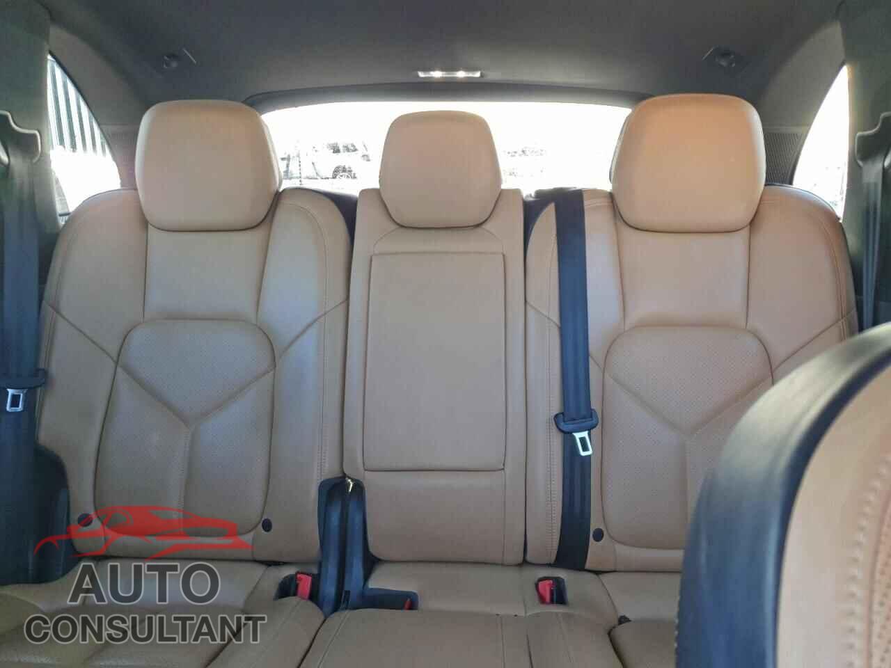 PORSCHE CAYENNE 2016 - WP1AA2A23GLA02975