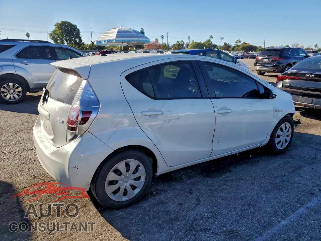 TOYOTA PRIUS 2014 - JTDKDTB31E1069285