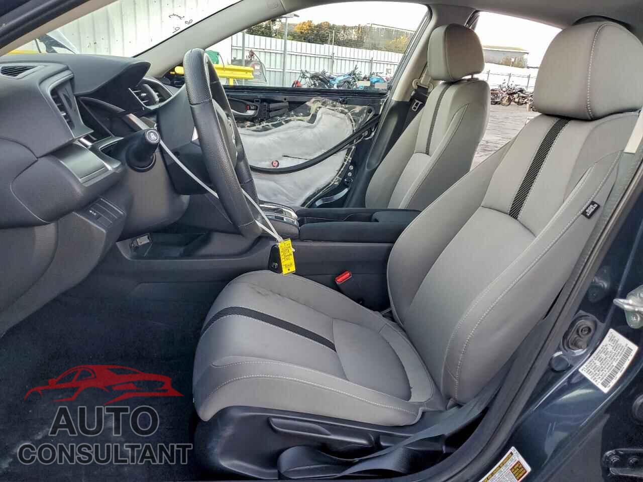 HONDA CIVIC 2018 - 2HGFC2F71JH524256