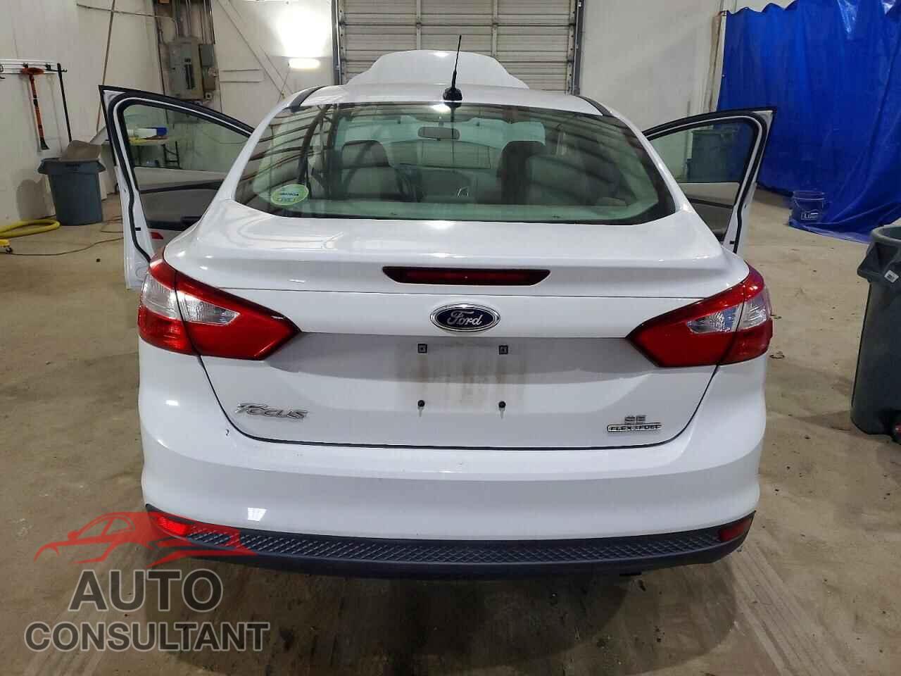 FORD FOCUS 2014 - 1FADP3F29EL447350