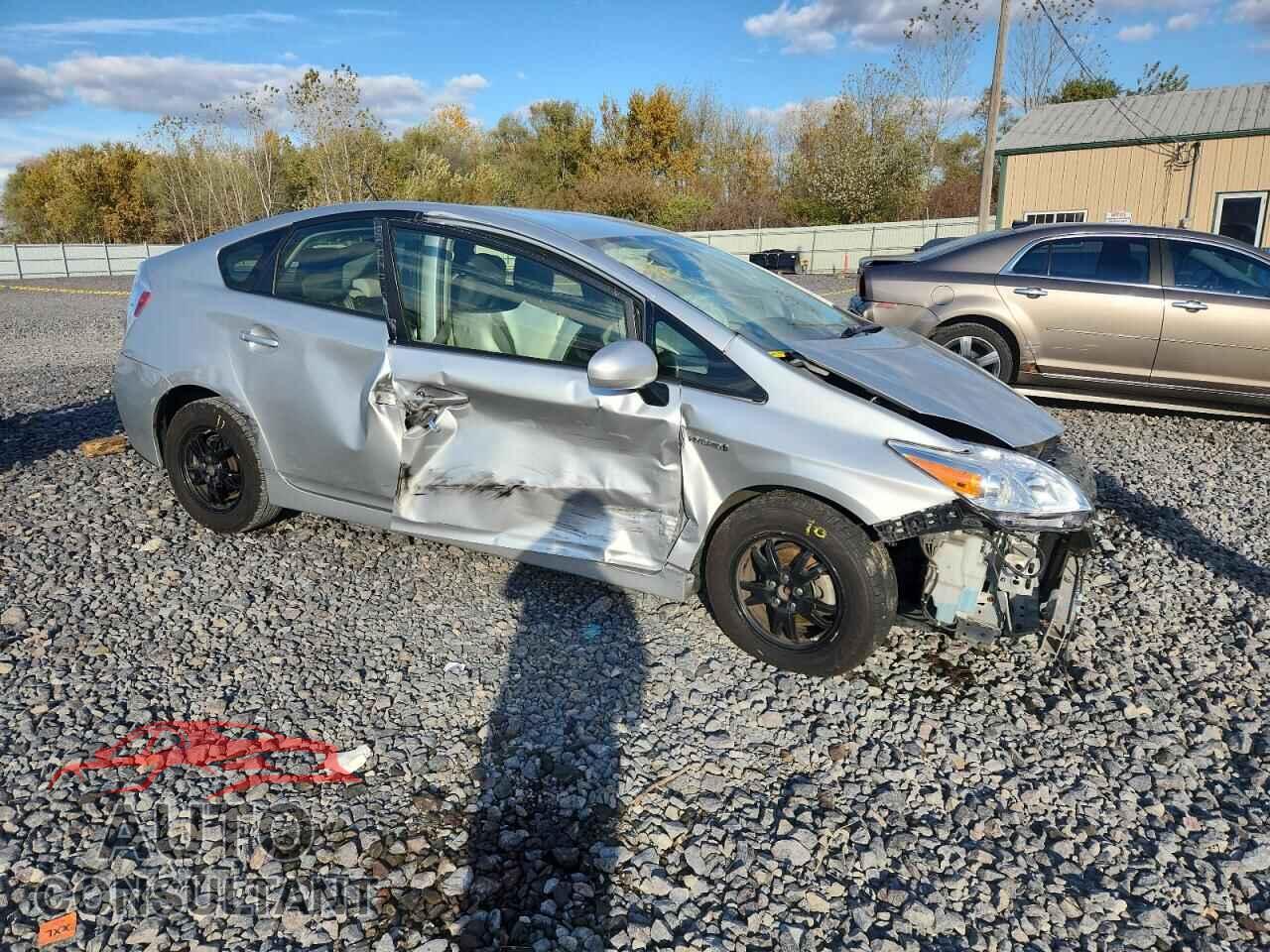 TOYOTA PRIUS 2013 - JTDKN3DU2D5551208