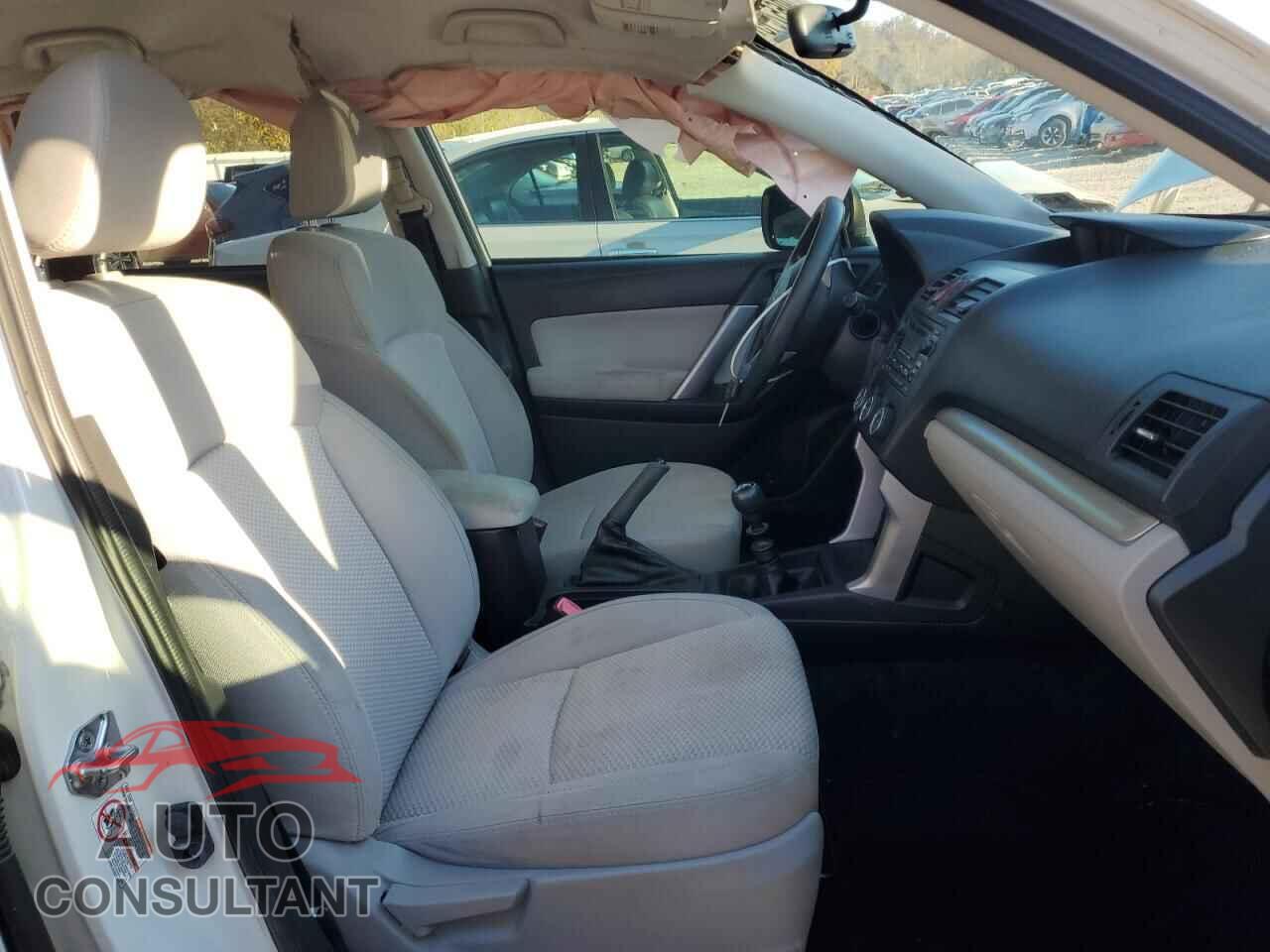 SUBARU FORESTER 2015 - JF2SJAAC0FG588018